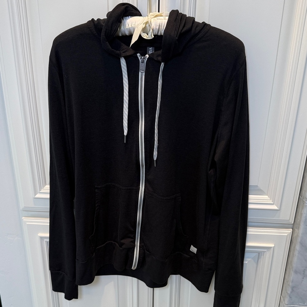 Vuori Black Zip-Up Women’s Hoodie XL